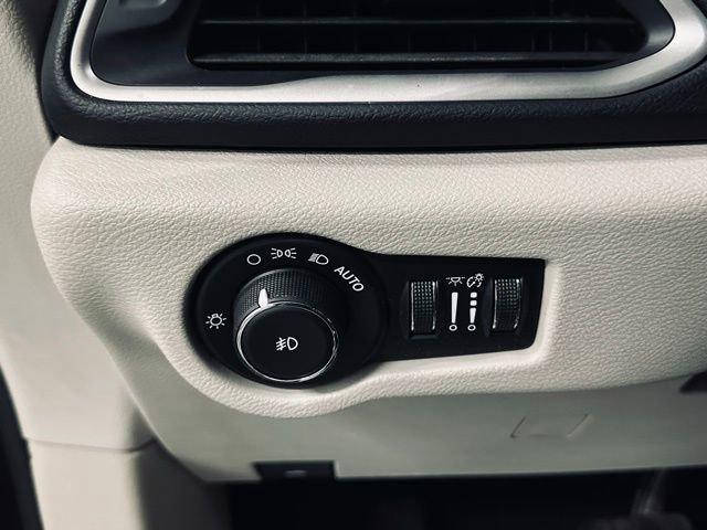 2017 Chrysler Pacifica Vehicle Photo in MEDINA, OH 44256-9631