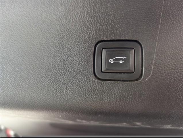 2020 Chevrolet Traverse Vehicle Photo in ENGLEWOOD, CO 80113-6708