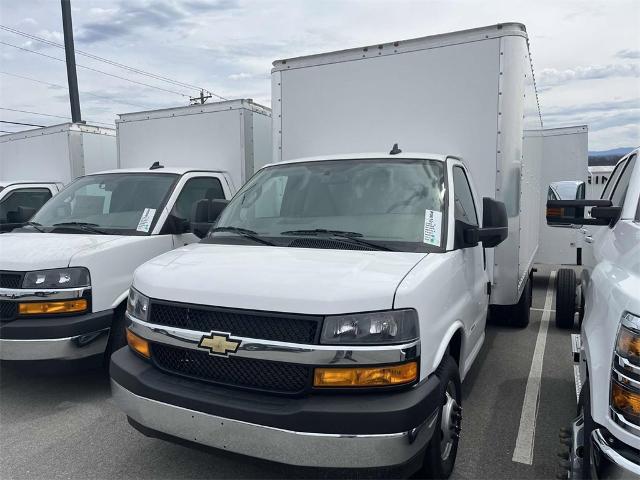 2023 Chevrolet Express Commercial Cutaway Vehicle Photo in ALCOA, TN 37701-3235