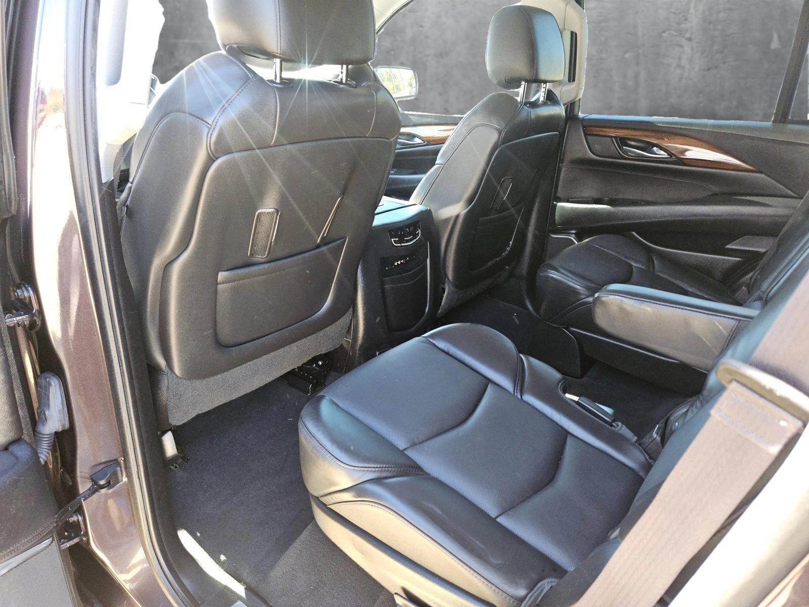 2015 Cadillac Escalade Vehicle Photo in NORTH RICHLAND HILLS, TX 76180-7199