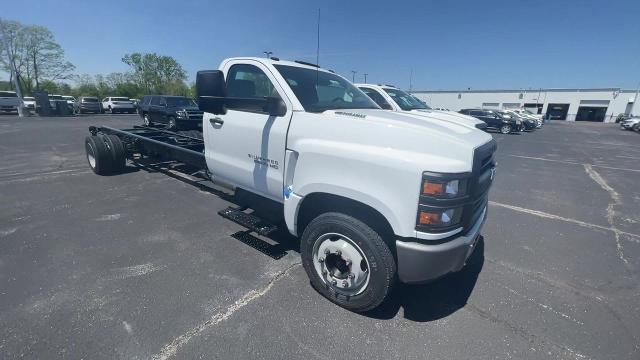 2023 Chevrolet Silverado Chassis Cab Vehicle Photo in INDIANAPOLIS, IN 46227-0991