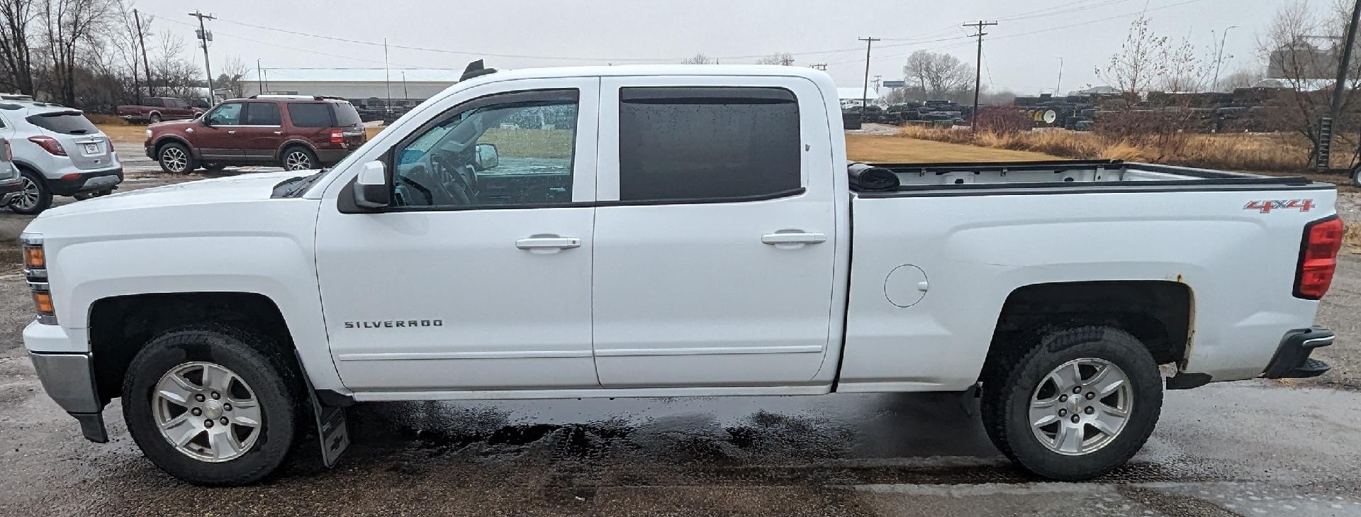 Used 2015 Chevrolet Silverado 1500 LT with VIN 3GCUKREH9FG278477 for sale in Milbank, SD