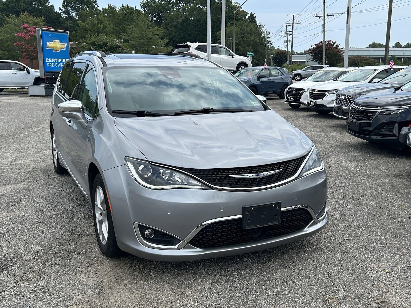 Used 2019 Chrysler Pacifica Limited with VIN 2C4RC1GG9KR733017 for sale in Virginia Beach, VA