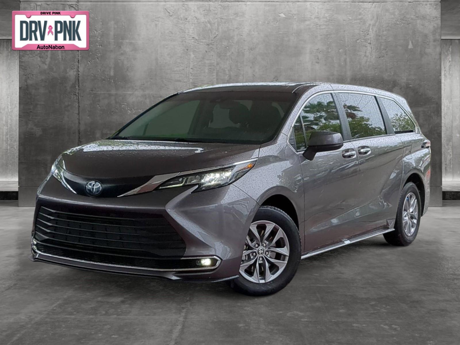 2023 Toyota Sienna Vehicle Photo in Ft. Myers, FL 33907