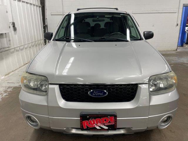 Used 2005 Ford Escape Hybrid with VIN 1FMYU96H45KB53075 for sale in Manchester, IA