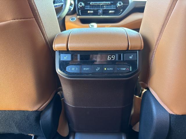 2021 Toyota Highlander Vehicle Photo in Grapevine, TX 76051