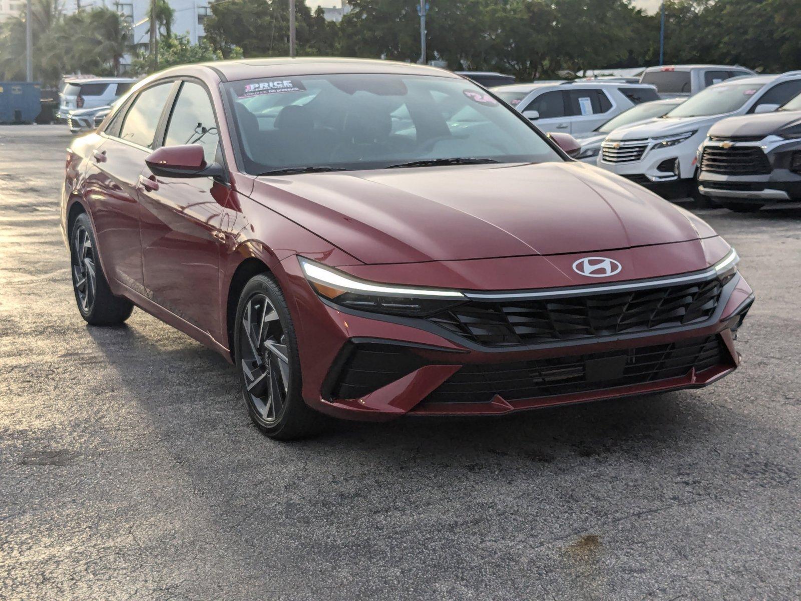 2024 Hyundai ELANTRA Vehicle Photo in Pembroke Pines , FL 33084