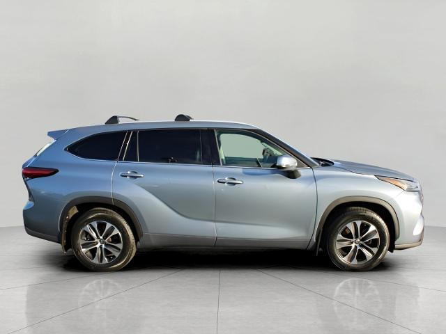 2022 Toyota Highlander Vehicle Photo in Oshkosh, WI 54901