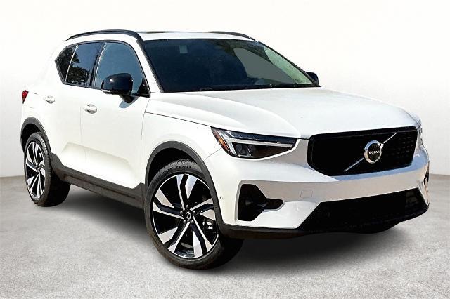 2024 Volvo XC40 Vehicle Photo in Houston, TX 77007