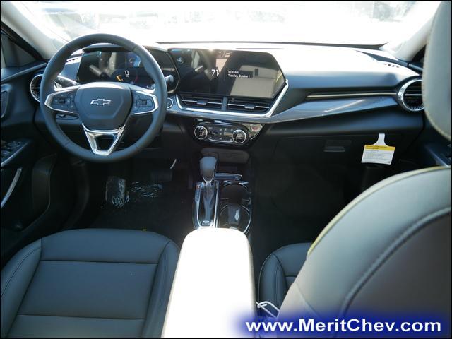 2025 Chevrolet Trax Vehicle Photo in MAPLEWOOD, MN 55119-4794