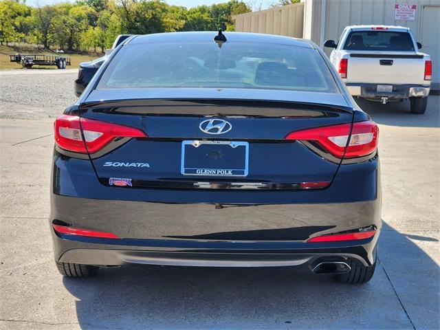 2017 Hyundai Sonata Vehicle Photo in GAINESVILLE, TX 76240-2013