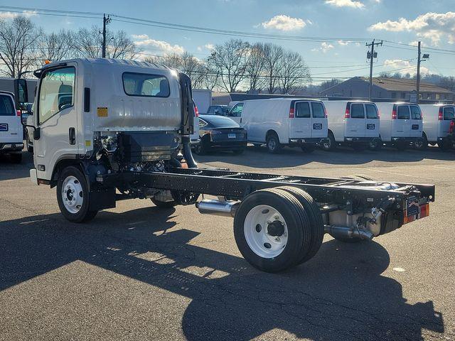 2024 Chevrolet Low Cab Forward 4500 Vehicle Photo in DANBURY, CT 06810-5034