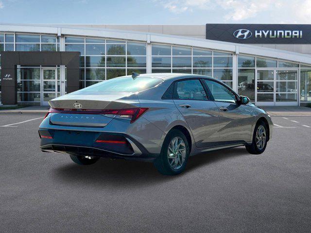 2024 Hyundai ELANTRA Vehicle Photo in O'Fallon, IL 62269