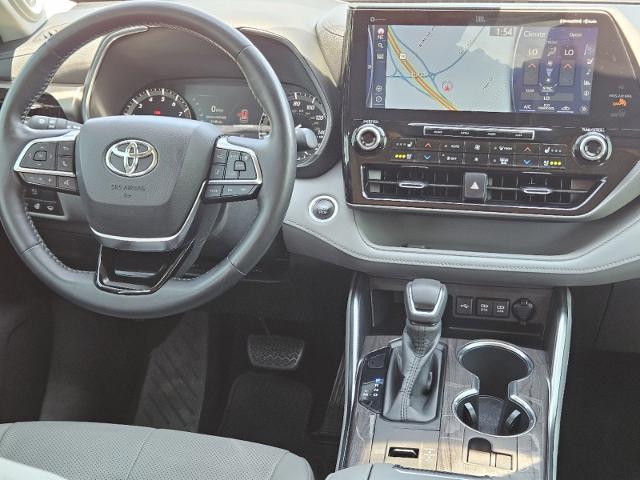 2020 Toyota Highlander Vehicle Photo in Denison, TX 75020