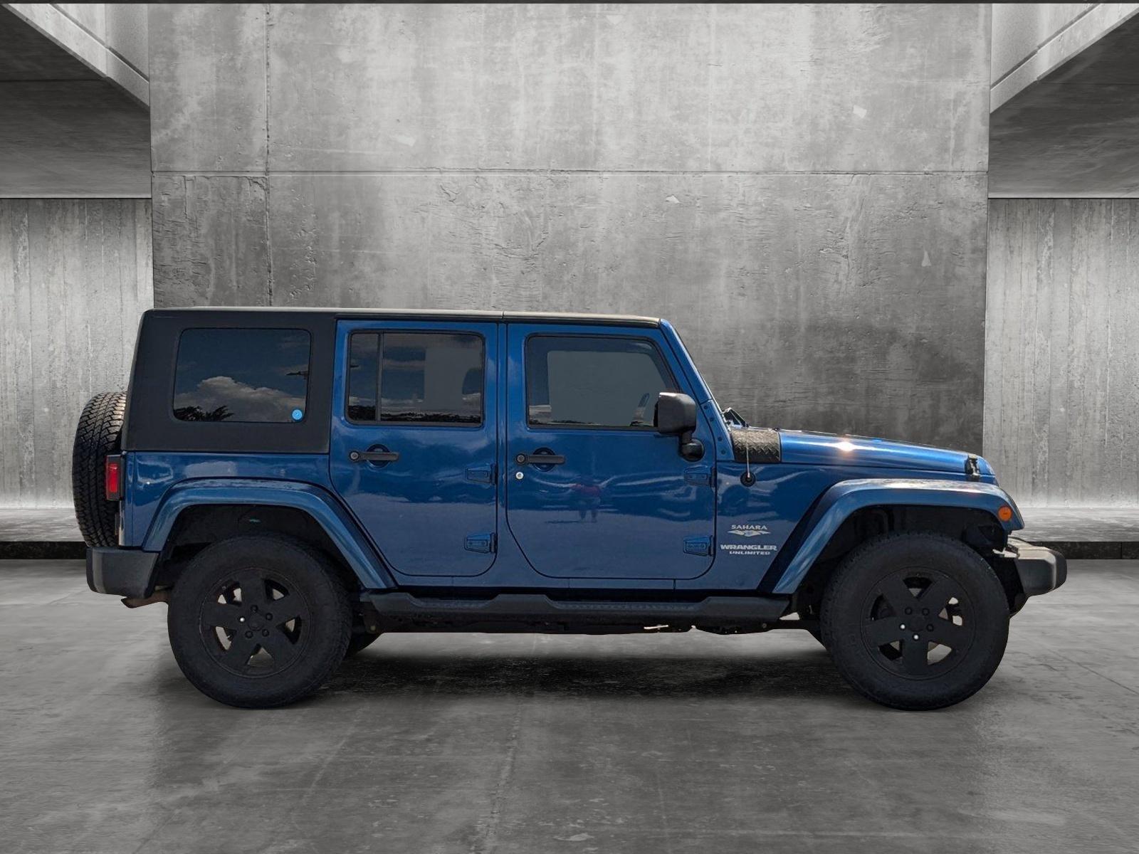 2009 Jeep Wrangler Unlimited Vehicle Photo in St. Petersburg, FL 33713