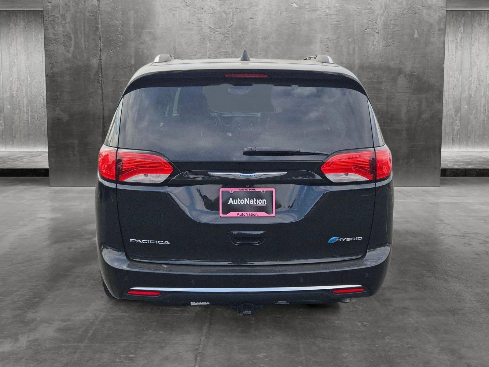 2018 Chrysler Pacifica Vehicle Photo in GILBERT, AZ 85297-0446