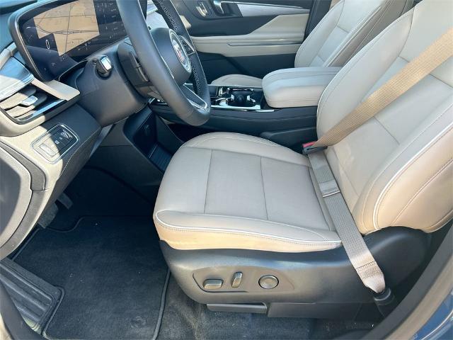 2025 Buick Enclave Vehicle Photo in GOODYEAR, AZ 85338-1310