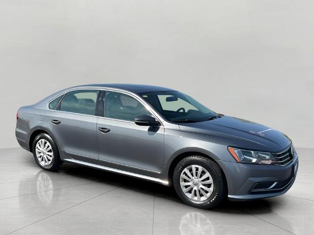 2017 Volkswagen Passat Vehicle Photo in Oshkosh, WI 54904