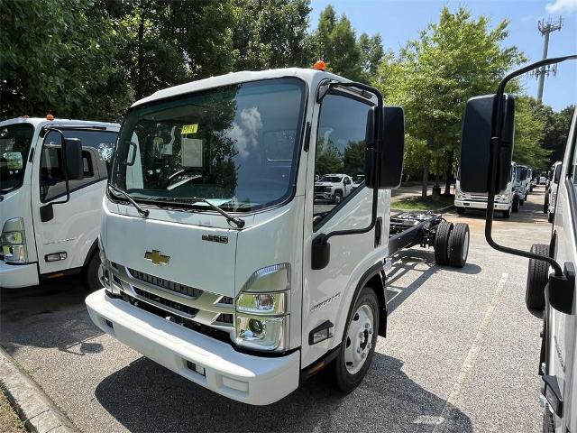 2025 Chevrolet Low Cab Forward 4500 Vehicle Photo in ALCOA, TN 37701-3235