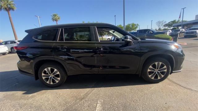 2023 Toyota Highlander Vehicle Photo in GOODYEAR, AZ 85338-1310