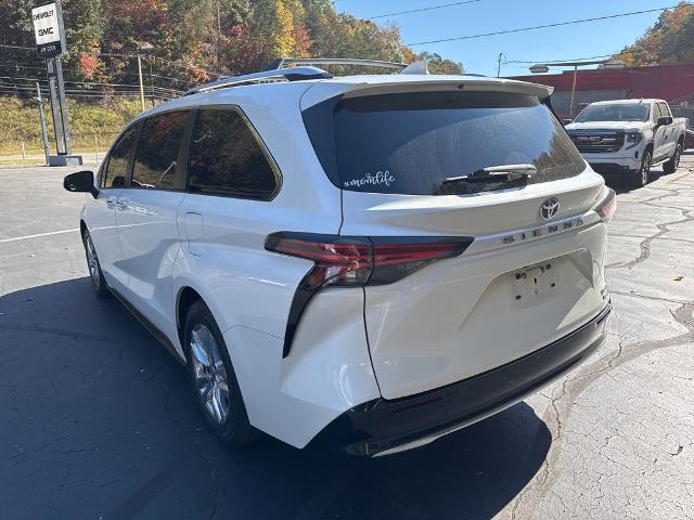 2021 Toyota Sienna Vehicle Photo in MARION, NC 28752-6372