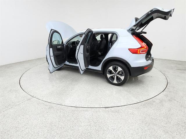 2024 Volvo XC40 Vehicle Photo in Grapevine, TX 76051