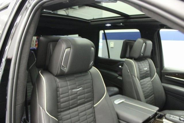 2023 Cadillac Escalade Vehicle Photo in White Plains, NY 10601