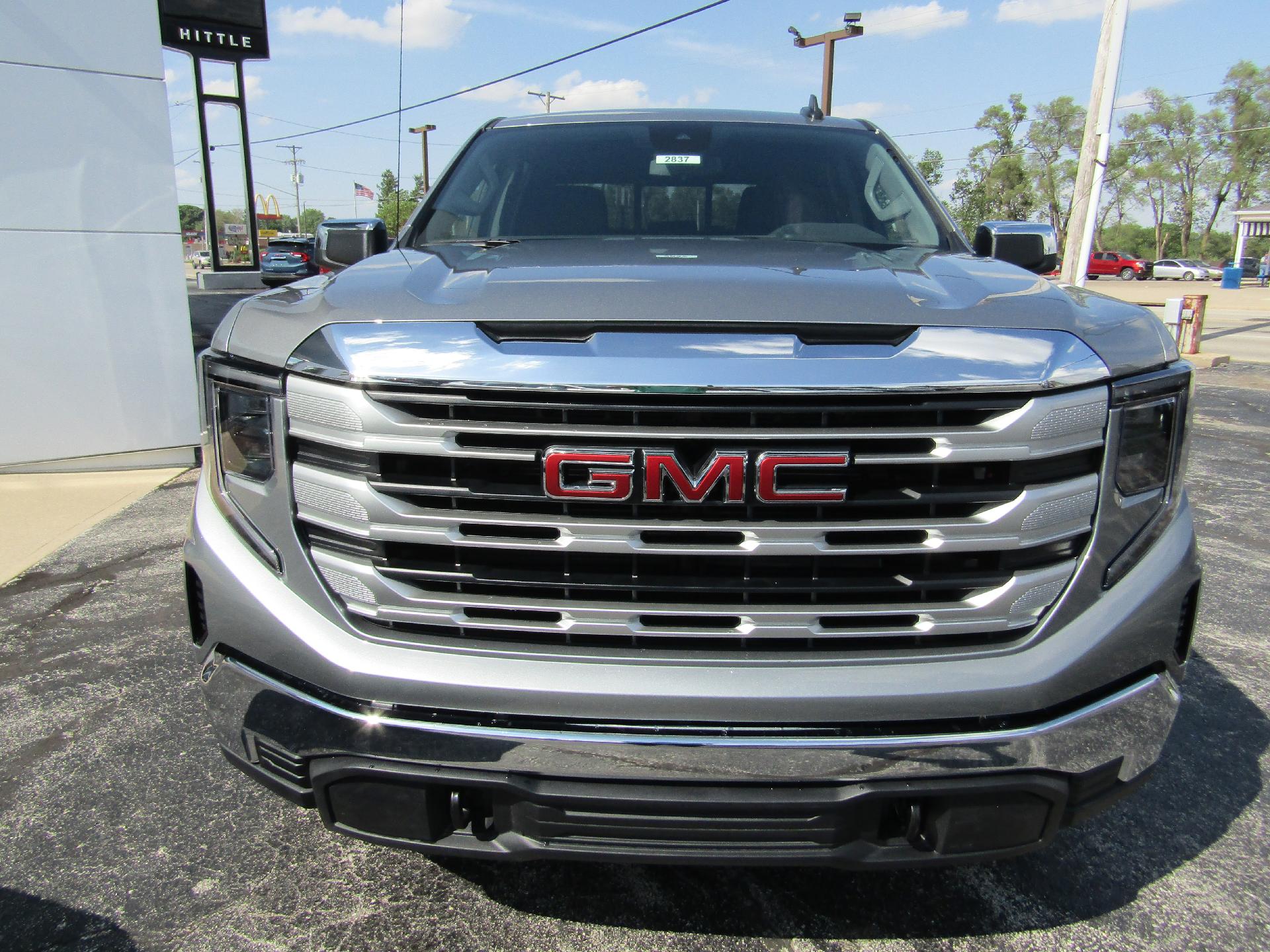 2024 GMC Sierra 1500 Vehicle Photo in GREENVILLE, OH 45331-1026