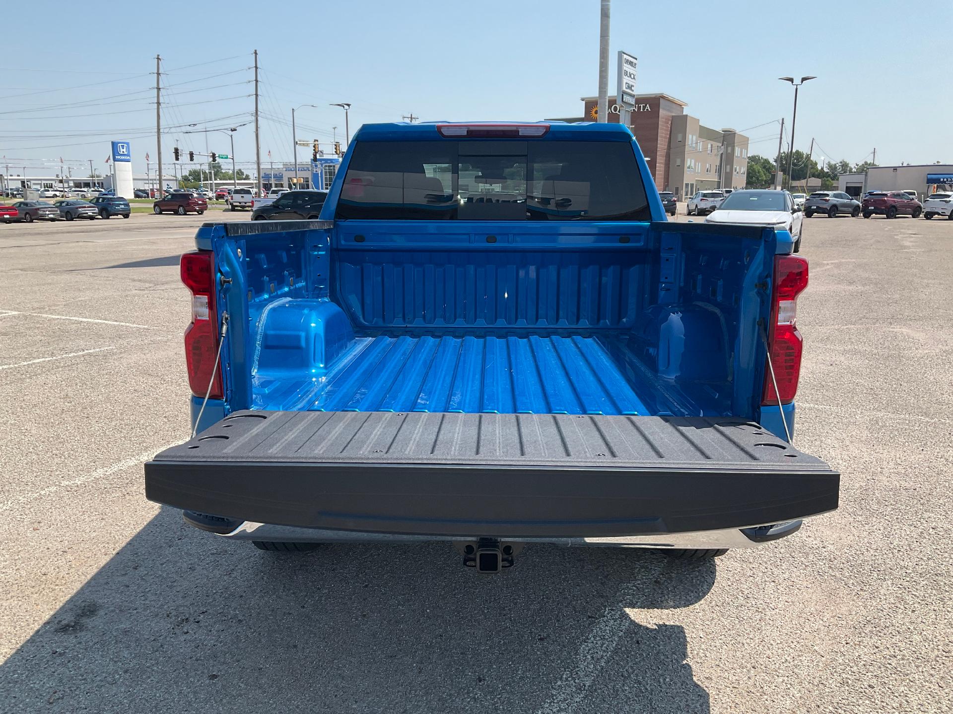 2024 Chevrolet Silverado 1500 Vehicle Photo in PONCA CITY, OK 74601-1036