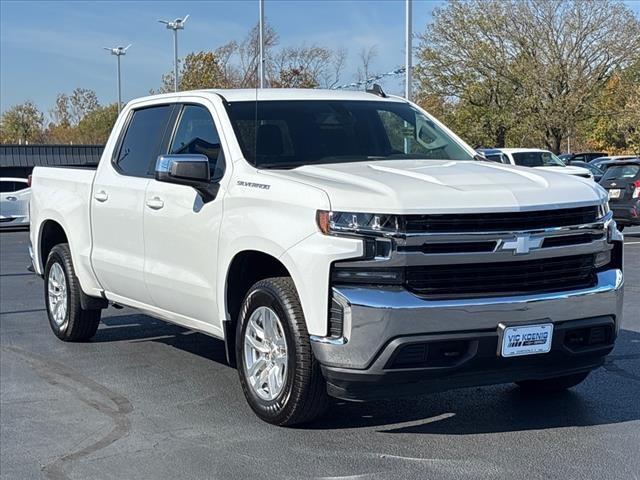 Used 2020 Chevrolet Silverado 1500 LT with VIN 3GCUYDEDXLG323632 for sale in Carbondale, IL