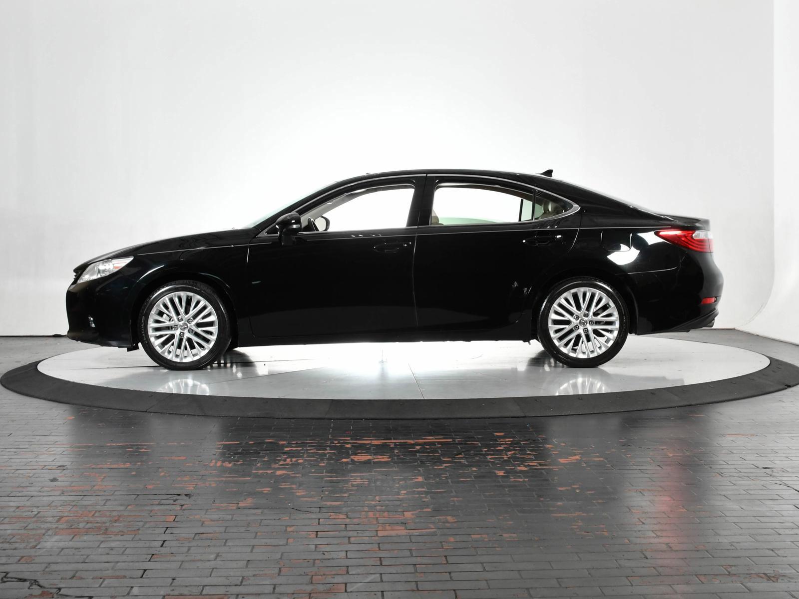 2013 Lexus ES 350 Vehicle Photo in DALLAS, TX 75235