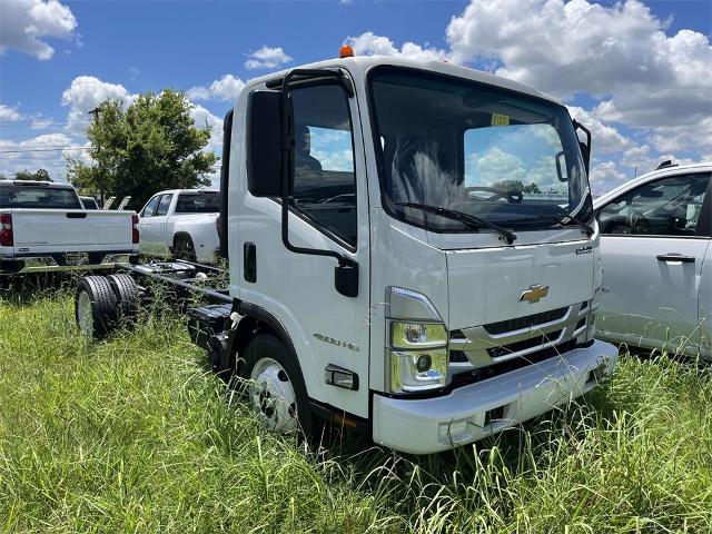 2024 Chevrolet 4500 HG LCF Gas Vehicle Photo in ALCOA, TN 37701-3235