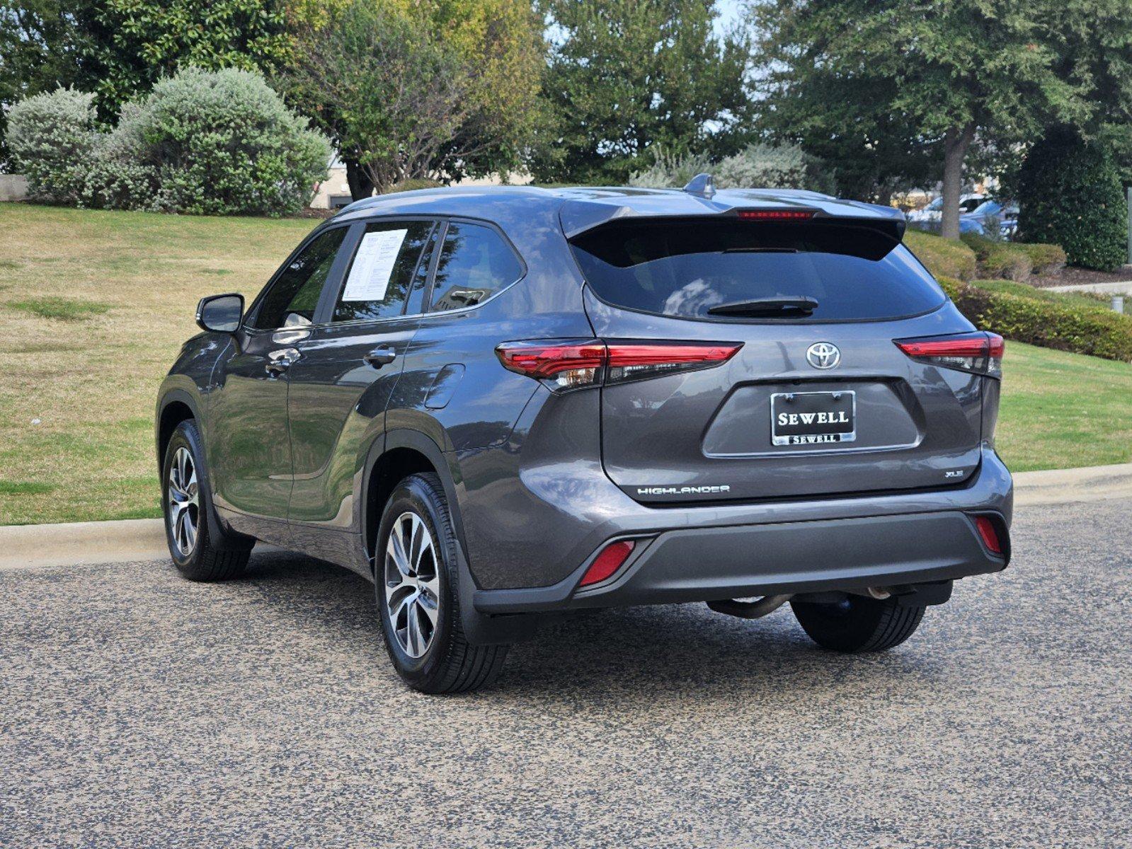 2023 Toyota Highlander Vehicle Photo in FORT WORTH, TX 76132