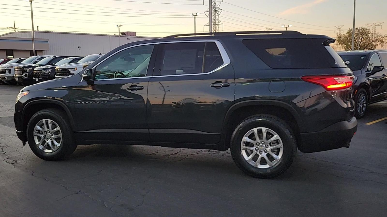 2021 Chevrolet Traverse Vehicle Photo in Plainfield, IL 60586