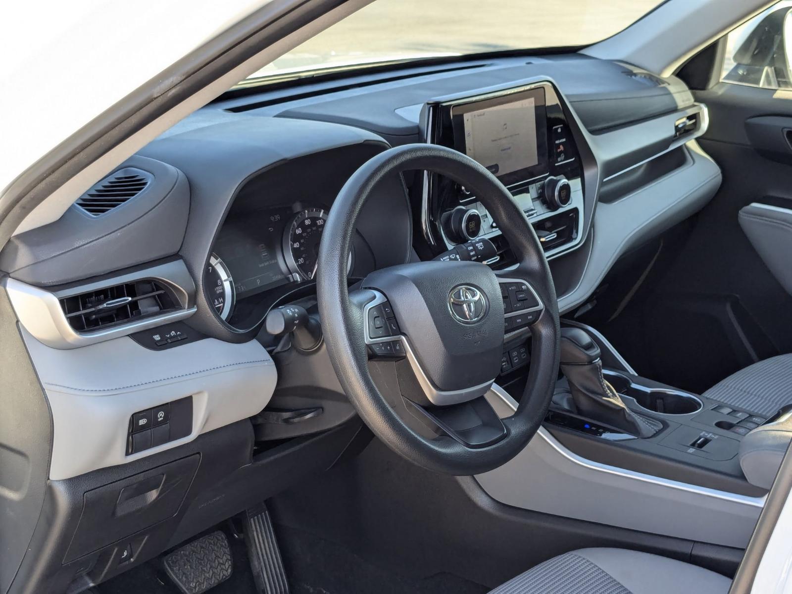 2023 Toyota Highlander Vehicle Photo in Seguin, TX 78155