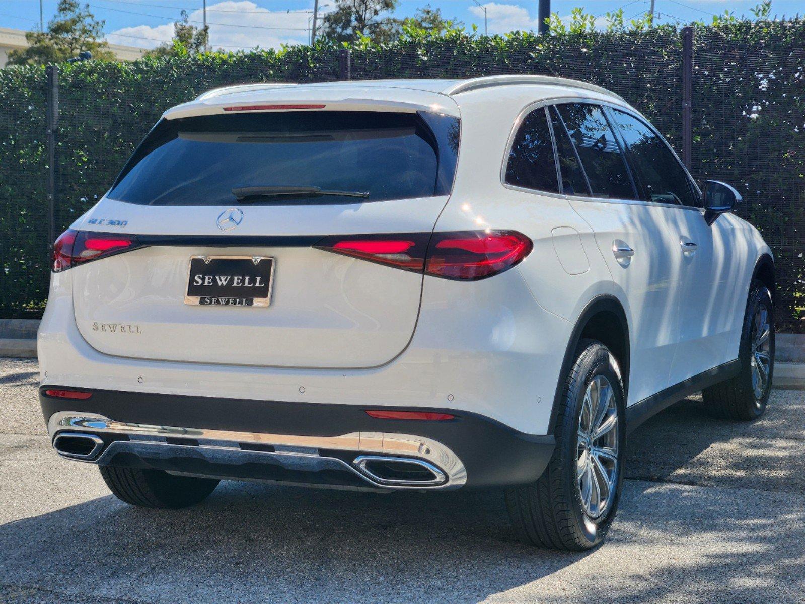 2024 Mercedes-Benz GLC Vehicle Photo in HOUSTON, TX 77079