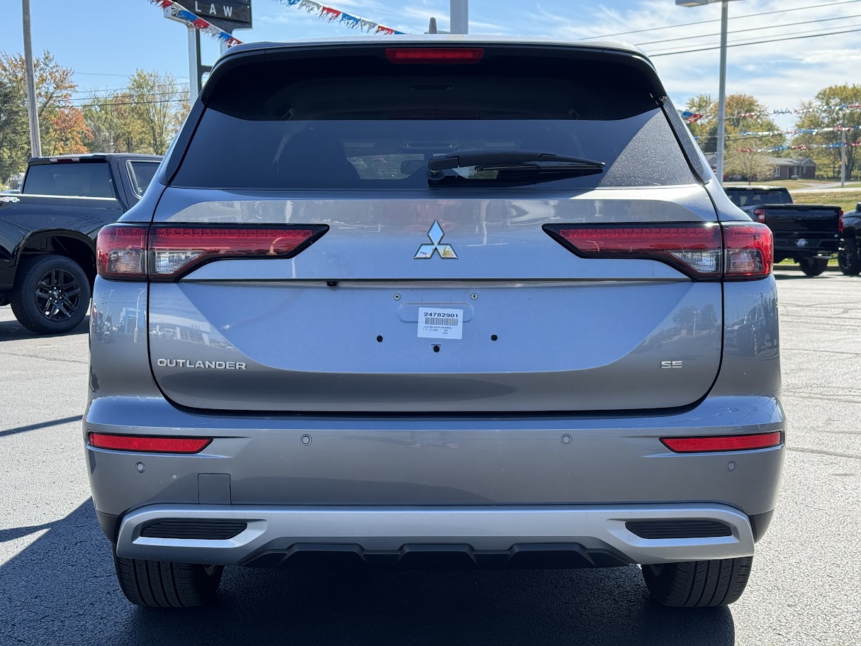 2023 Mitsubishi Outlander Vehicle Photo in BOONVILLE, IN 47601-9633