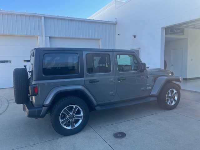 Used 2019 Jeep Wrangler Unlimited Sahara with VIN 1C4HJXEG3KW603071 for sale in Bloomington, IL