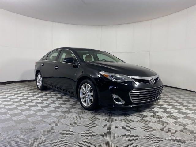 2013 Toyota Avalon Vehicle Photo in MEDINA, OH 44256-9001