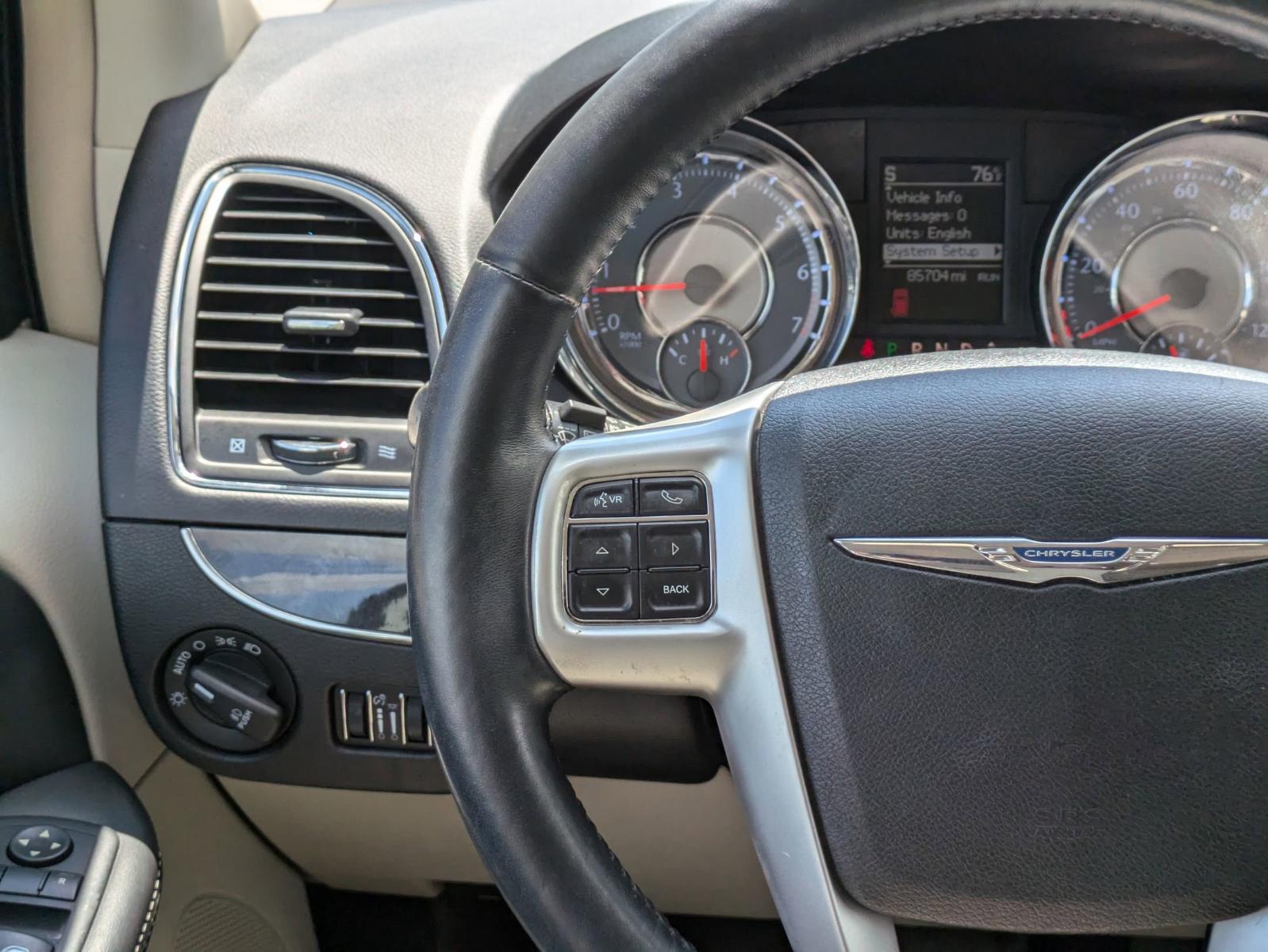 2016 Chrysler Town & Country Vehicle Photo in Seguin, TX 78155