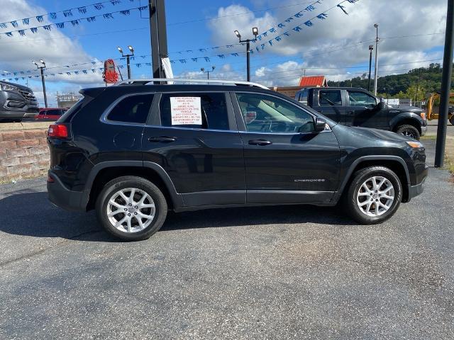 2016 Jeep Cherokee Vehicle Photo in ASHLAND, KY 41101-7620