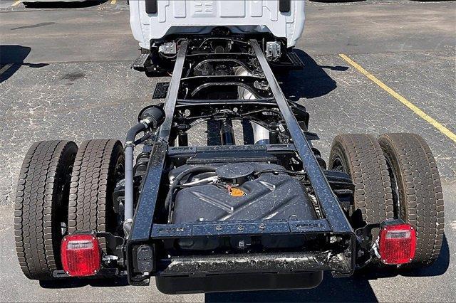 2024 Chevrolet Silverado Chassis Cab Vehicle Photo in INDEPENDENCE, MO 64055-1314