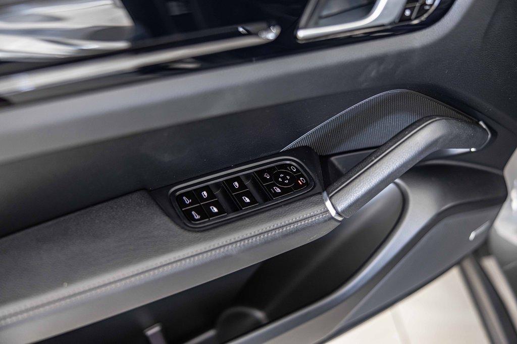 2021 Porsche Cayenne Vehicle Photo in Saint Charles, IL 60174