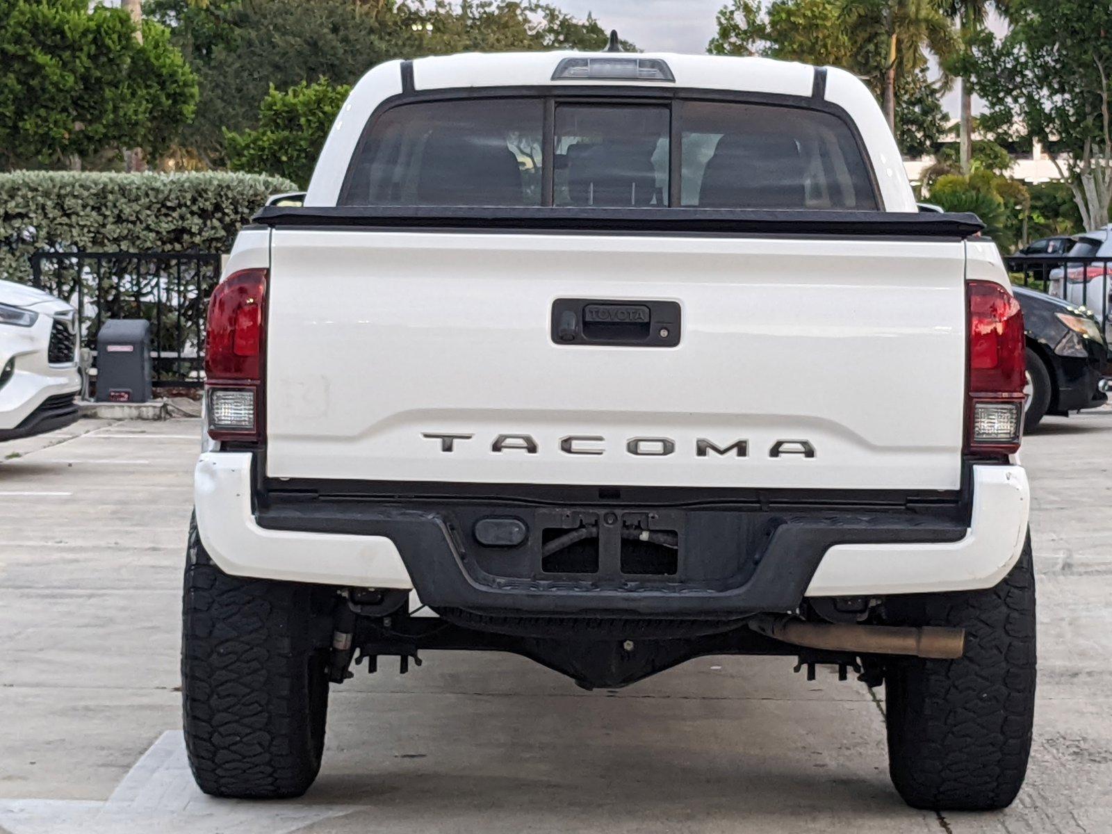 2019 Toyota Tacoma 2WD Vehicle Photo in Davie, FL 33331