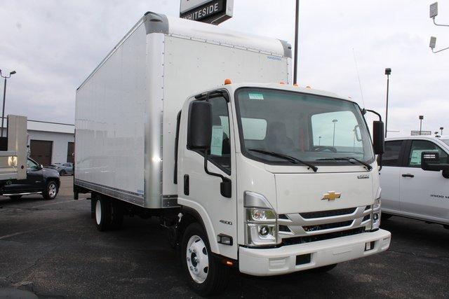 2023 Chevrolet Low Cab Forward 4500 Vehicle Photo in SAINT CLAIRSVILLE, OH 43950-8512