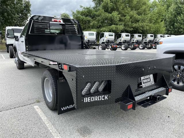 2023 Chevrolet Silverado 3500 HD Chassis Cab Vehicle Photo in ALCOA, TN 37701-3235