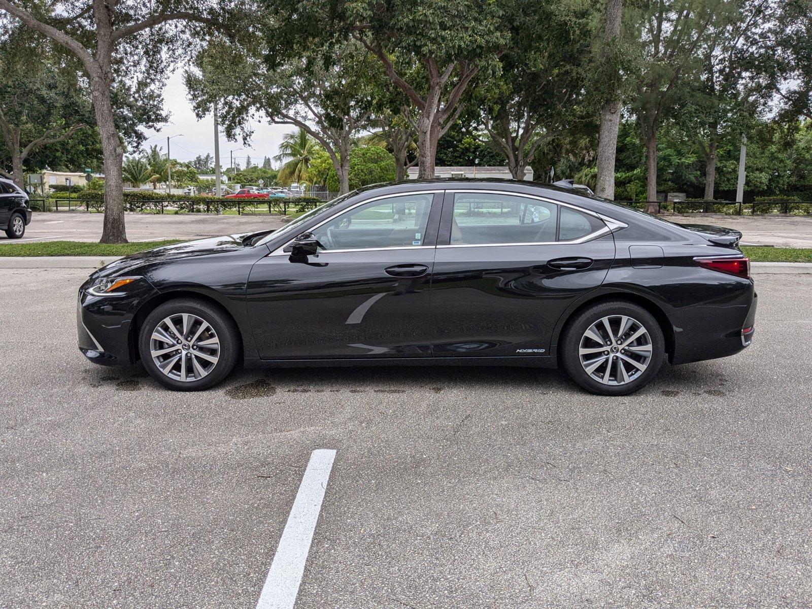 2021 Lexus ES 300h Vehicle Photo in West Palm Beach, FL 33417