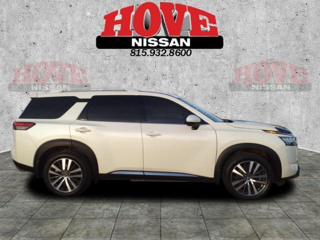 Used 2022 Nissan Pathfinder Platinum with VIN 5N1DR3DF1NC203651 for sale in Bradley, IL