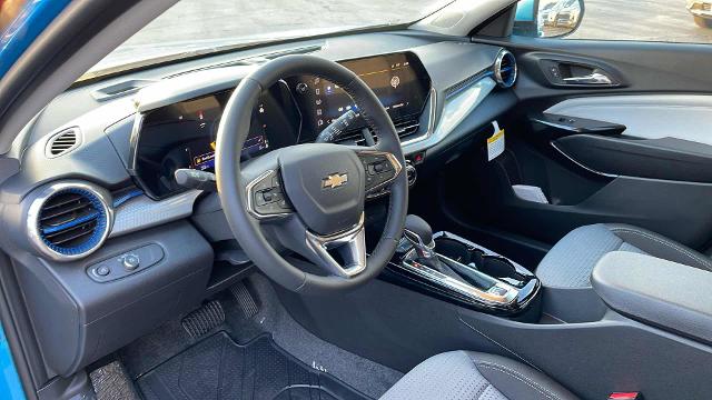 2025 Chevrolet Trax Vehicle Photo in JOLIET, IL 60435-8135