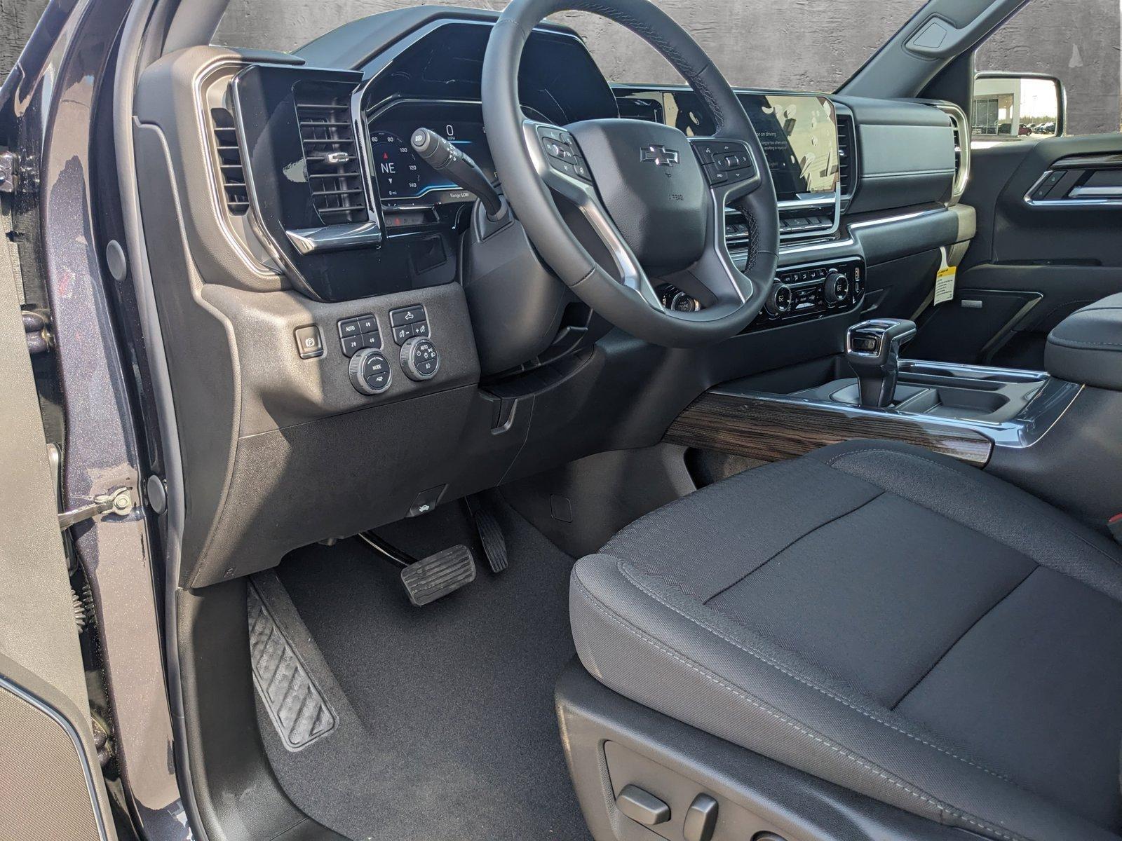 2024 Chevrolet Silverado 1500 Vehicle Photo in MESA, AZ 85206-4395